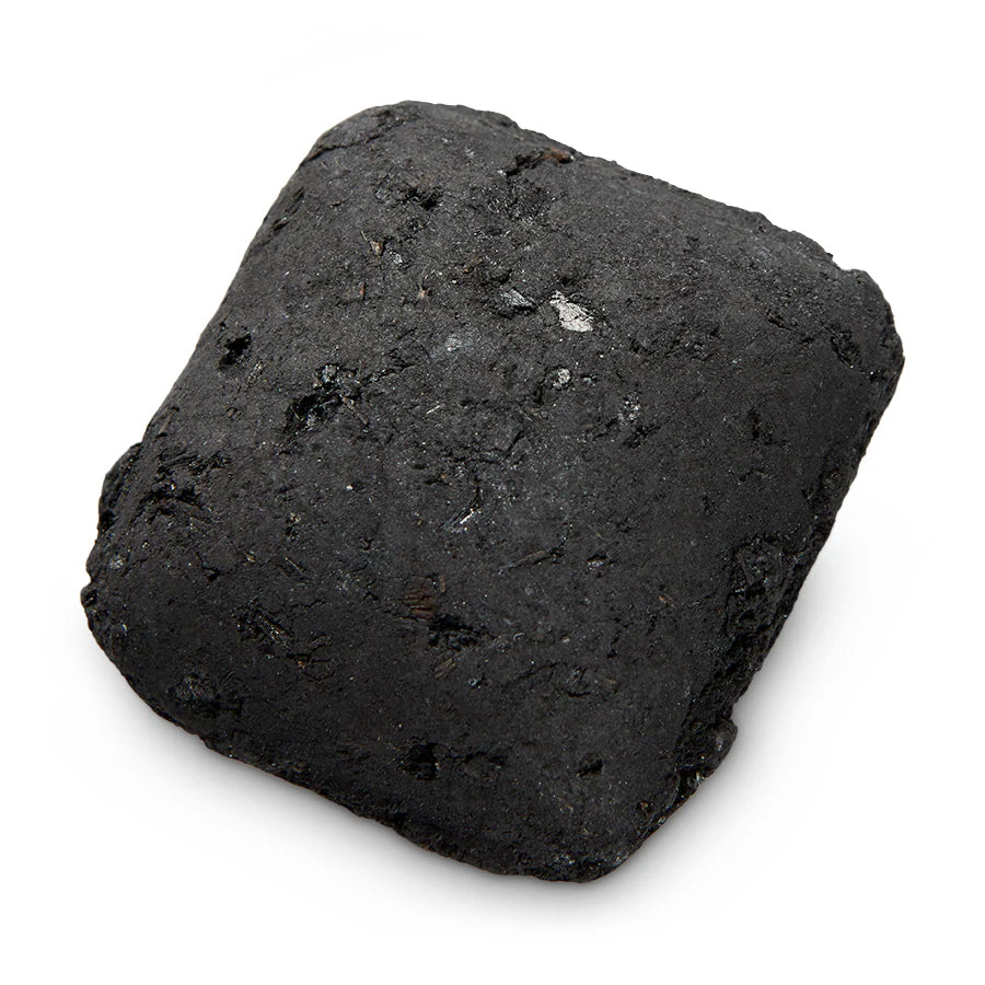 Weber briquetas carbón encendidas parrilla — La Carnicerie
