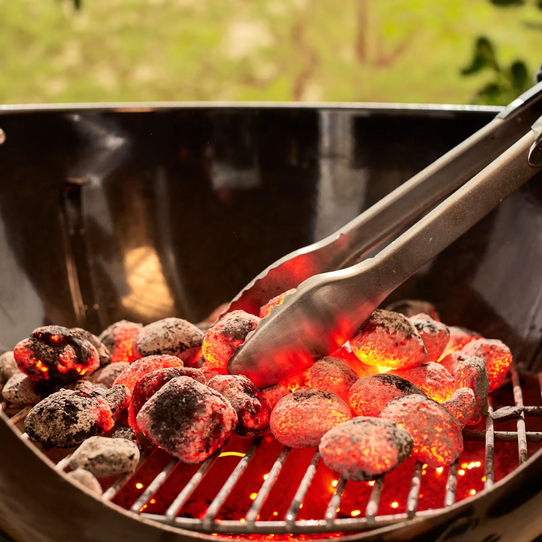 Weber Kettle Premium 22" vista completa — La Carnicerie