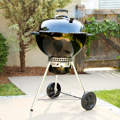 Weber Master-Touch 22" detalle tapa humo — La Carnicerie